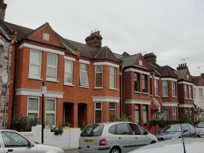 3 Bedroom Flat To Rent In Stanhope Gardens, London, N4
