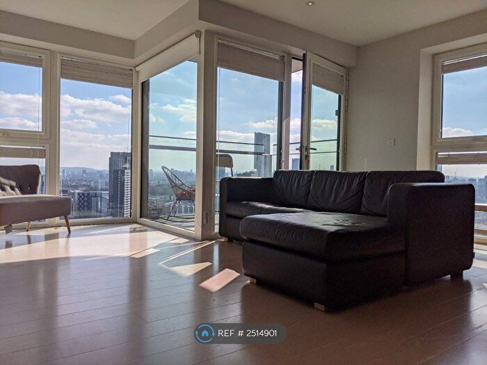 2 Bedroom Flat To Rent In Glasshouse Gardens, London, E20