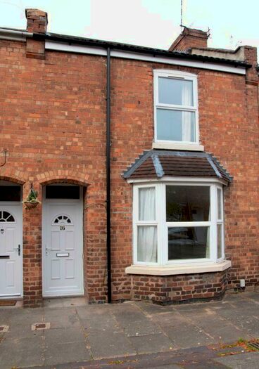 4 Bedroom Semi-Detached House To Rent In East Grove, Leamington Spa, Warwickshire, CV31