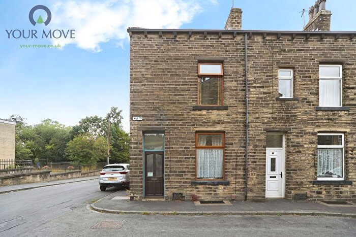 2 Bedroom End Of Terrace House For Sale In Nile Street, Cross Roads, Keighley, BD22