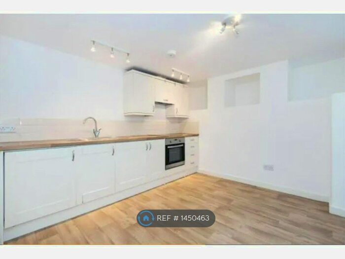 1 Bedroom Flat To Rent In Darville Road, London, N16
