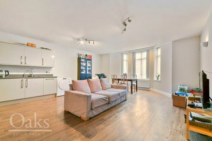 2 Bedroom Flat To Rent In Chatsworth Road, Croydon, CR0