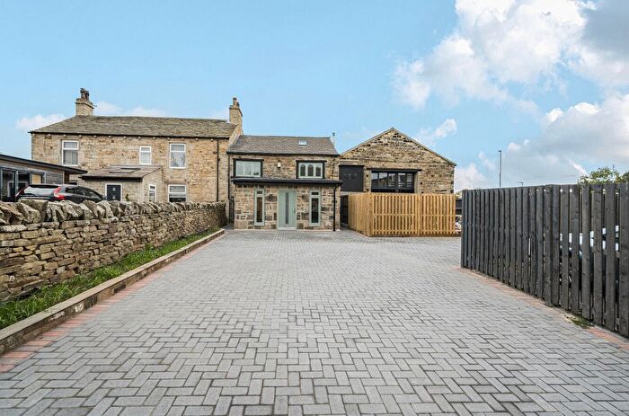 3 Bedroom Terraced House For Sale In Westgate Hill Street, Bradford, BD4