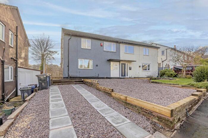 3 Bedroom Semi-Detached House To Rent In Buxton Avenue, Silverdale, ST5