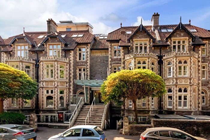 2 Bedroom Apartment For Sale In Tyndalls Park | Bristol, BS8