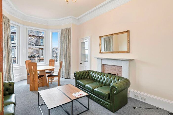 4 Bedroom Flat To Rent In L Polwarth Gardens, Edinburgh, EH11