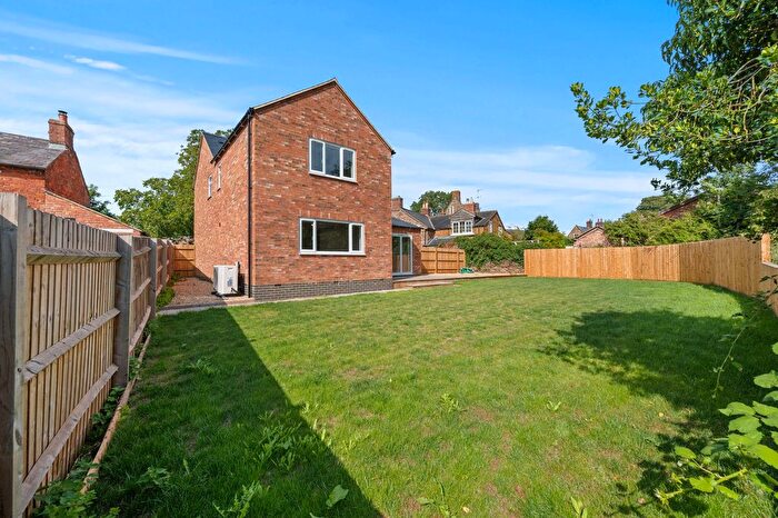 4 Bedroom Detached House For Sale In Main Street, Watford, NN6