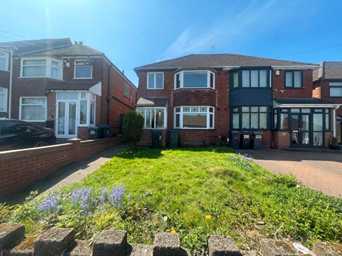 3 Bedroom Semi-Detached House To Rent In Foden Road, Great Barr, Birmingham, B42