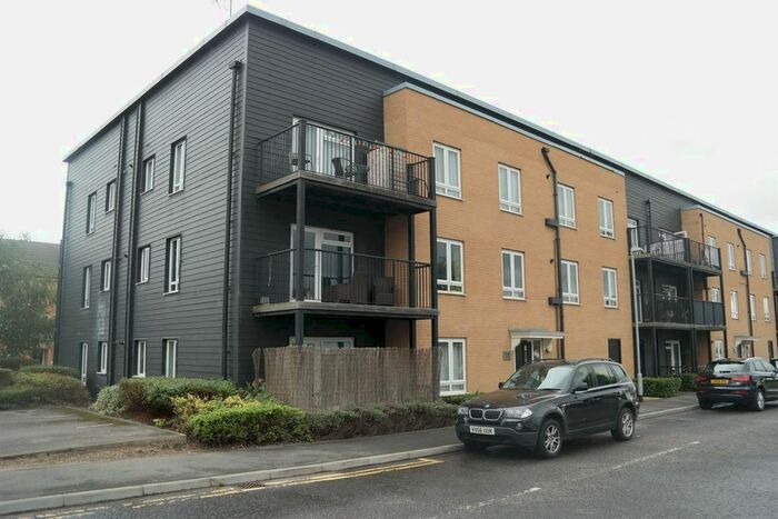 2 Bedroom Flat To Rent In Flat, Witham House, Schoolfield Way, Grays, RM20