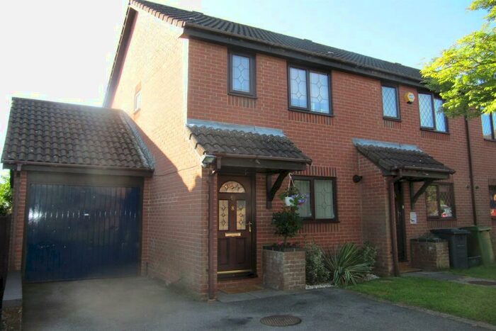 2 Bedroom House To Rent In Hatch Warren, Basingstoke, RG22