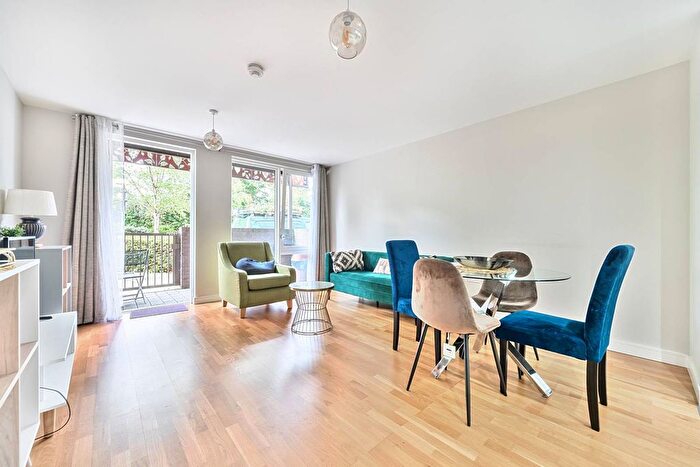 2 Bedroom Flat To Rent In Blondin Way, Canada Water, London, SE16