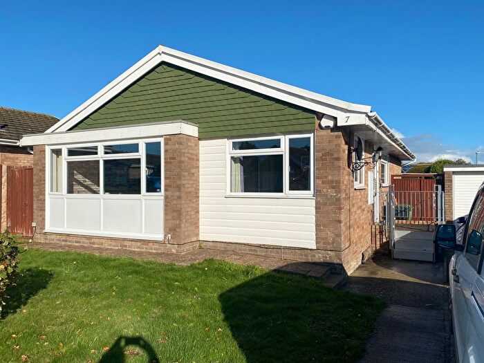 3 Bedroom Bungalow To Rent In Rowan Avenue, Eastbourne, BN22