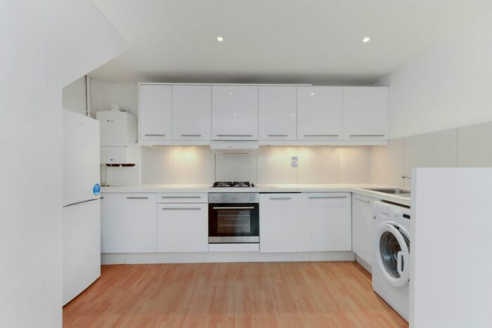 2 Bedroom End Of Terrace House To Rent In Squirrel Mews, London, W13