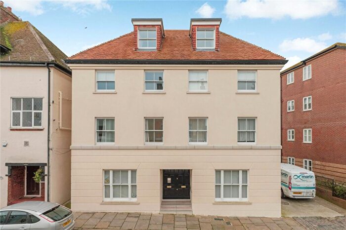 1 Bedroom Apartment For Sale In The Bayle, Folkestone, Kent, CT20