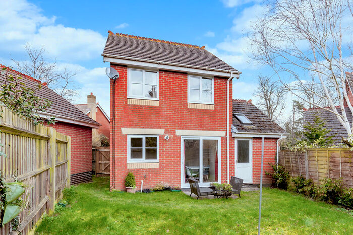 3 Bedroom Detached House To Rent In Mileway Gardens, Headington, OX3