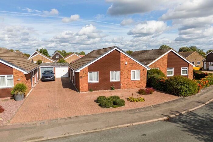 3 Bedroom Bungalow For Sale In Lewis Close, Newport Pagnell, MK16