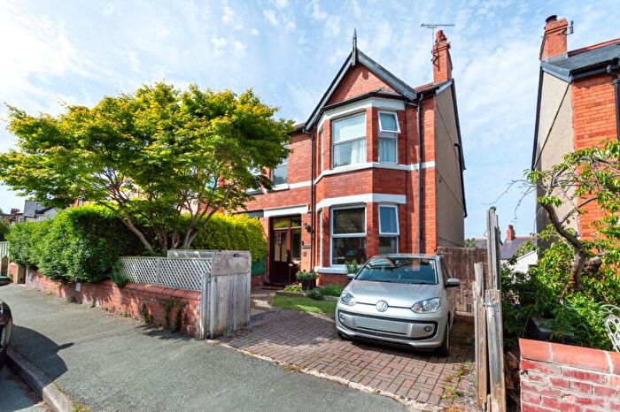 4 Bedroom Semi-Detached House For Sale In Woodhill Road, Colwyn Bay, Conwy, LL29