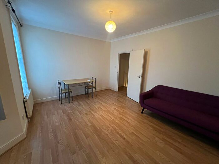 1 Bedroom Flat To Rent In Windsor Road, London, E10