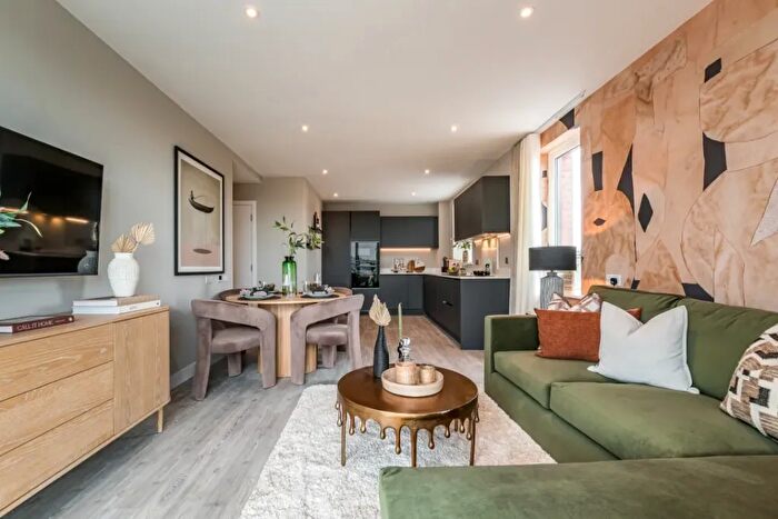 3 Bedroom Flat For Sale In Kent Ave, Dagenham, RM9