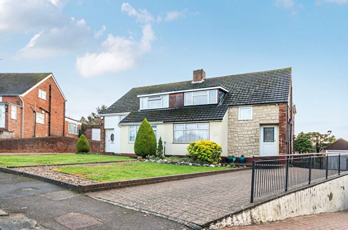 3 Bedroom Semi Detached House For Sale In Sutton Crescent, Barnet, EN5