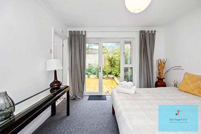2 Bedroom Bungalow To Rent In Caisters Close, Hove, BN3