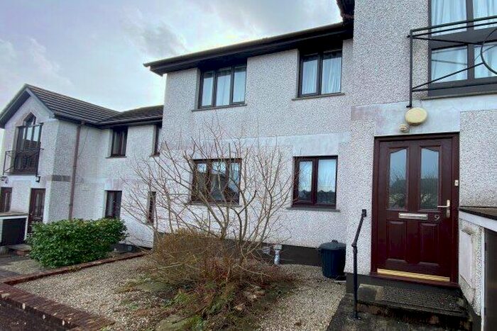 2 Bedroom Flat To Rent In Daniell Court, Truro, TR1