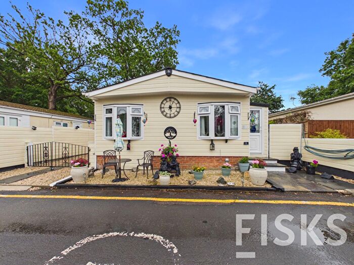 1 Bedroom Mobile/park Home For Sale In Kingsleigh Park Homes, Benfleet, SS7