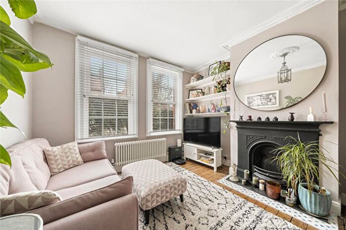 1 Bedroom Flat For Sale In Hawarden Road, Walthamstow, London, E17