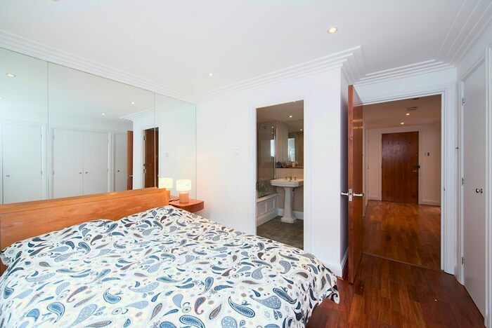 2 Bedroom Flat To Rent In Exchange Court, London, WC2R