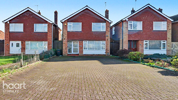 3 Bedroom Detached House For Sale In Ashcroft Road, Luton, LU2