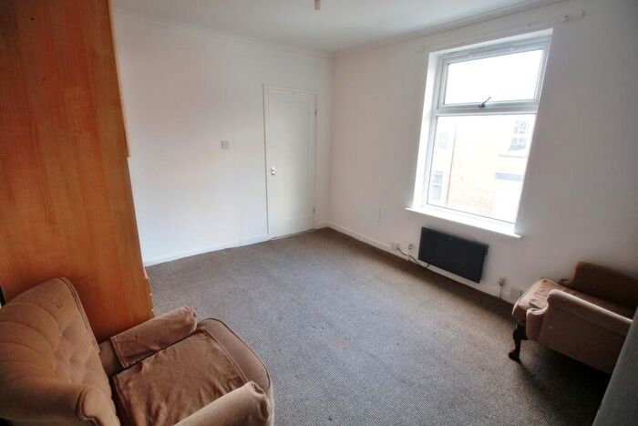 1 Bedroom Flat To Rent In A Flat Portland Street, Lincoln, Lincolnshire, , United Kingdom (lincoln), LN5