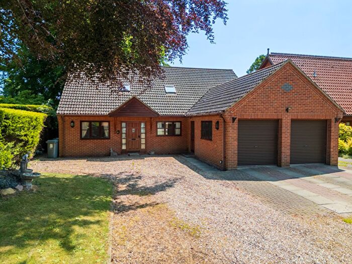 4 Bedroom Detached House For Sale In St. Johns Close, Coltishall, NR12