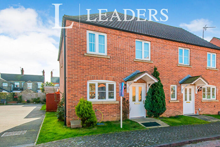 3 Bedroom Semi-Detached House To Rent In Thistle Gardens, Spalding, PE11