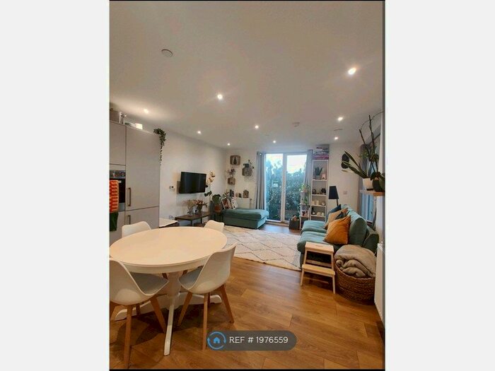 2 Bedroom Flat To Rent In Mahindra Way, London, E6