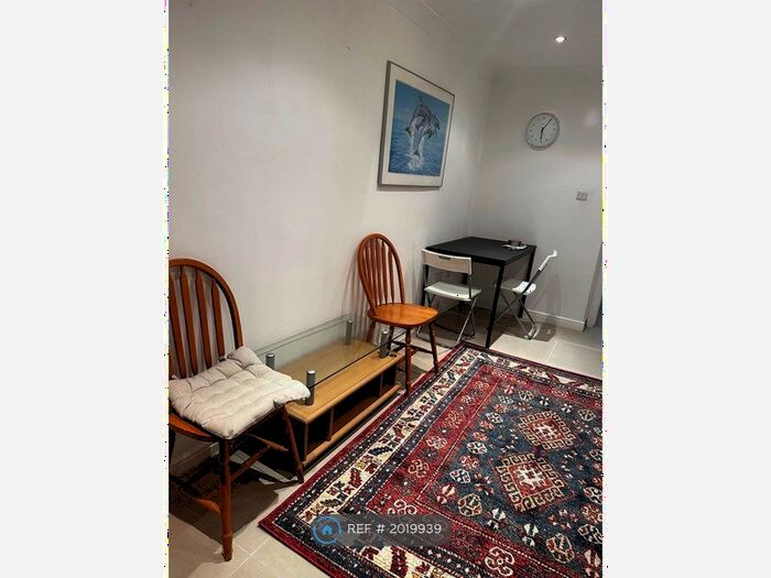 1 Bedroom Flat To Rent In Hendon Way, Londoon, NW2