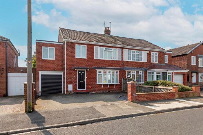 4 Bedroom Semi-Detached House For Sale In Queensway, Brunton Park, NE3