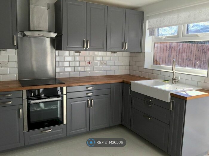 3 Bedroom End Of Terrace House To Rent In Pershore Road, Birmingham, B5