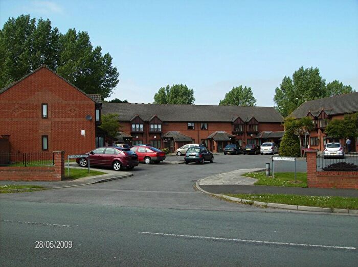 2 Bedroom Flat To Rent In Alnwick Drive, Ellesmere Port, Ellesmere Port, CH65
