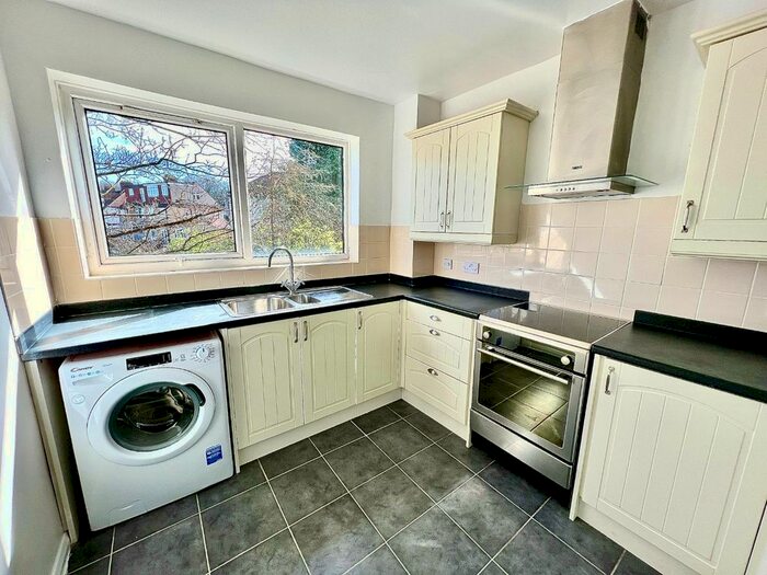 1 Bedroom Flat To Rent In Highview, Eglinton Hill, Shooters Hill, London, SE18
