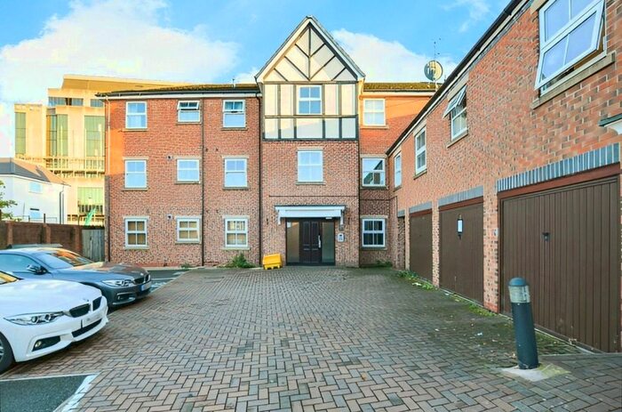 1 Bedroom Flat To Rent In Creed Way, West Bromwich, West Midlands, B70