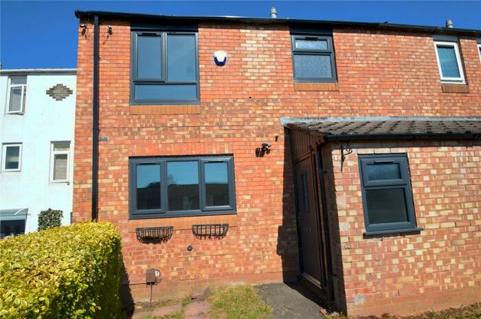 3 Bedroom Semi-Detached House To Rent In Crompton Road, Rubery, Rednal, Birmingham, B45