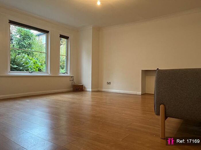 2 Bedroom Apartment To Rent In Belvedere Road, London, SE19