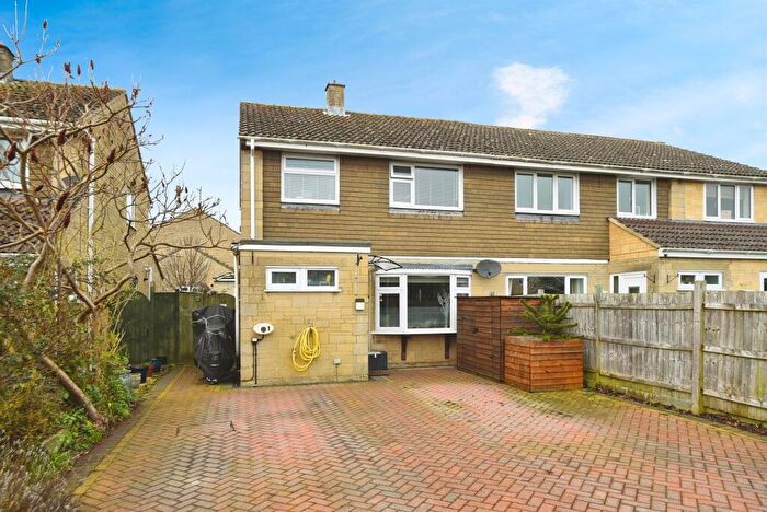 3 Bedroom Semi-Detached House For Sale In Tuckwell Road, Kempsford, Fairford, GL7