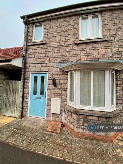 2 Bedroom End Of Terrace House To Rent In Stroud Way, Weston-Super-Mare, BS24