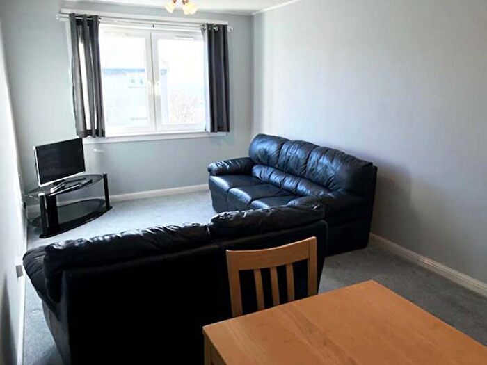 2 Bedroom Flat To Rent In Ash-hill Drive, Aberdeen, AB16