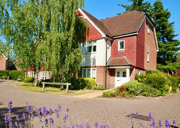 3 Bedroom End Of Terrace House For Sale In Gerrards Cross, Buckinghamshire, SL9