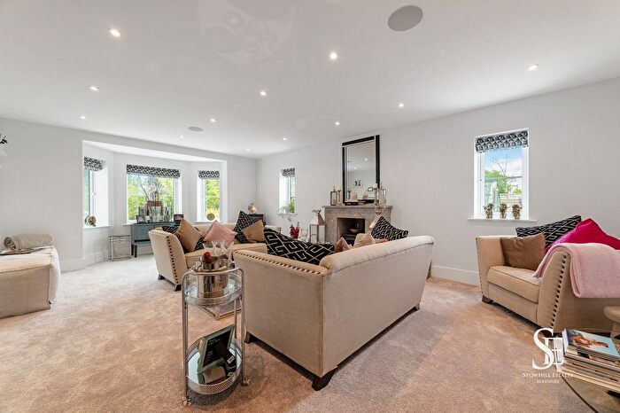 5 Bedroom Detached House For Sale In Redlake Lane, Wokingham, RG40