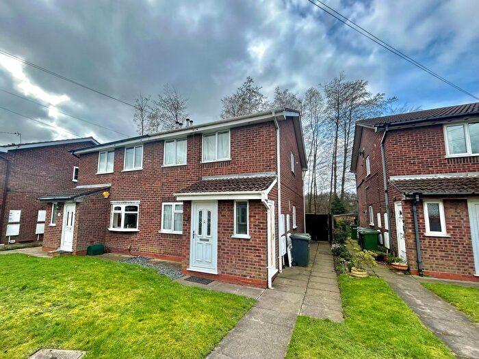 2 Bedroom Flat For Sale In Pickwick Place, Bilston, WV14