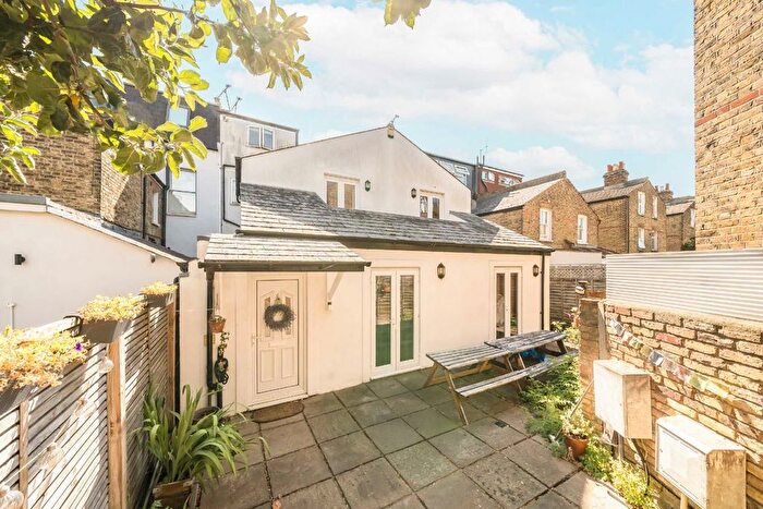 3 Bedroom Detached House To Rent In Cargill Road, Battersea, SW18