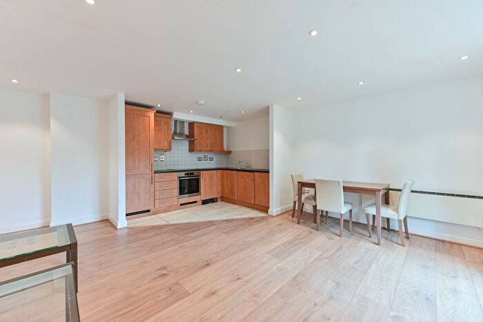 2 Bedroom Flat To Rent In Temeraire Place, Brentford, TW8